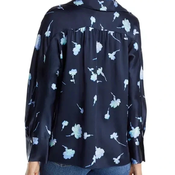 Vince Designer
Sea Carnation Print Silk Blouse 2X 100% silk - Picture 2 of 5